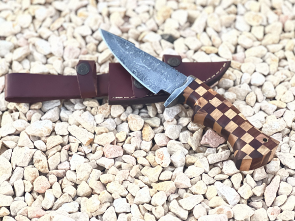 Checked Wooden Spanto Knife